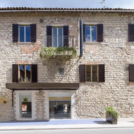 Hotel San Francesco E Il Lupo 古比奥 外观 照片