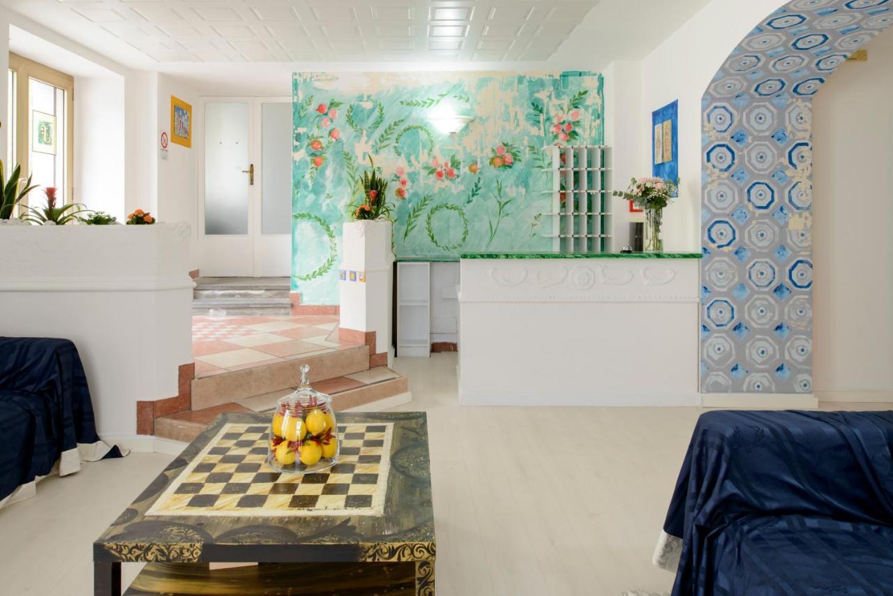 Hotel San Francesco E Il Lupo 古比奥 外观 照片