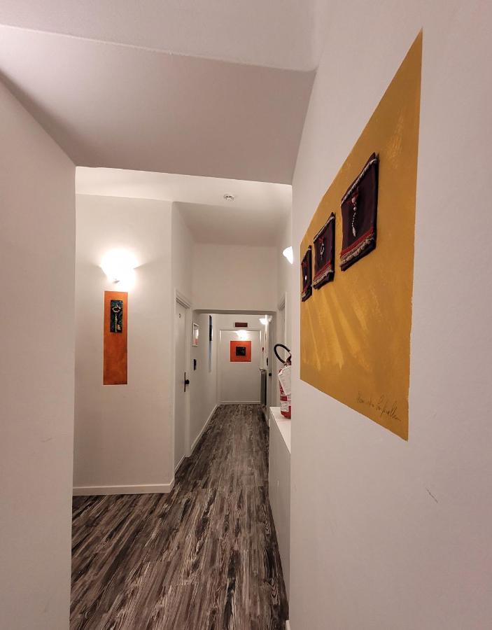 Hotel San Francesco E Il Lupo 古比奥 外观 照片