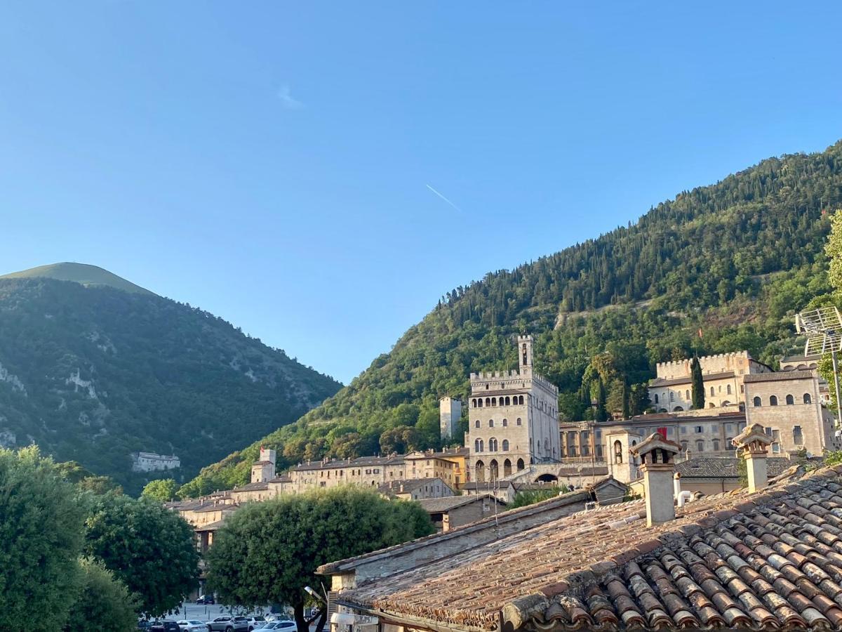 Hotel San Francesco E Il Lupo 古比奥 外观 照片