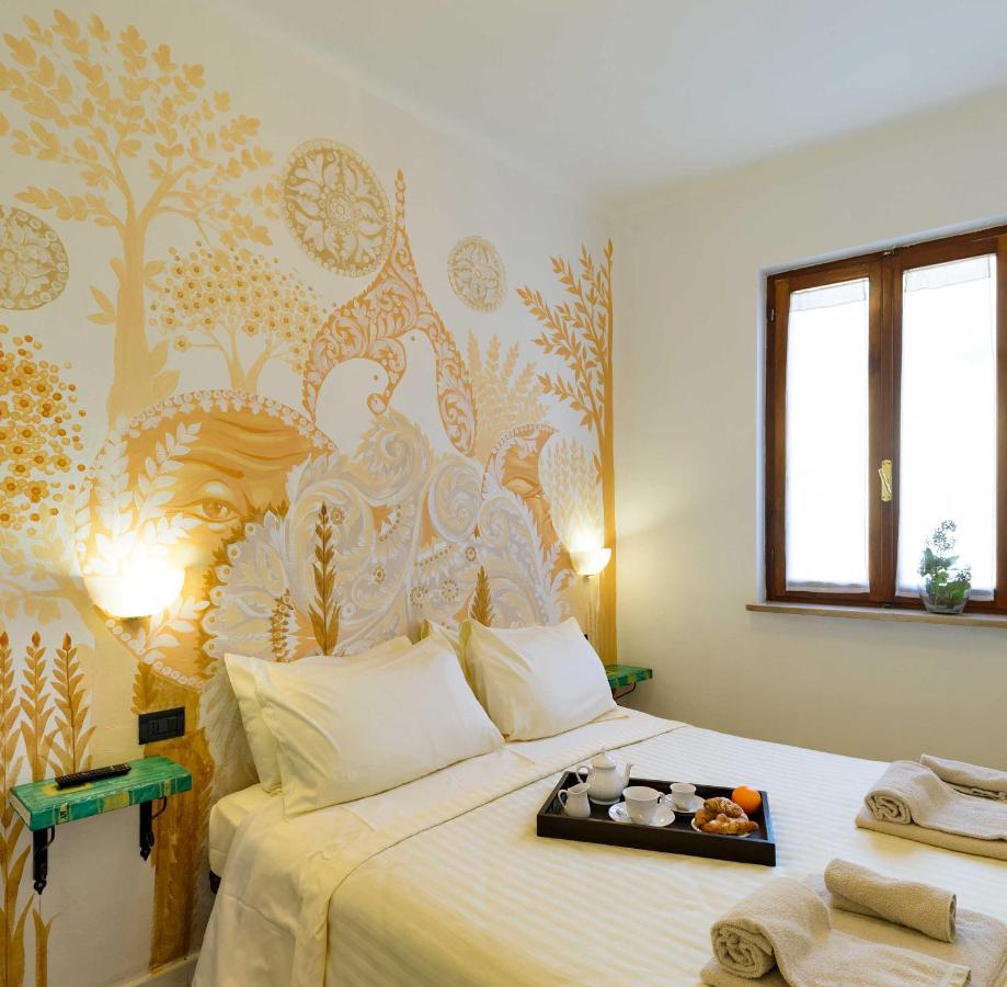 Hotel San Francesco E Il Lupo 古比奥 外观 照片