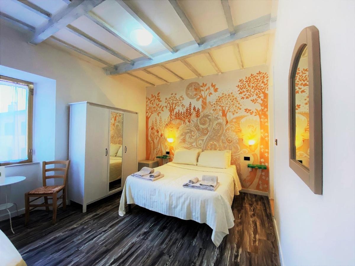 Hotel San Francesco E Il Lupo 古比奥 外观 照片