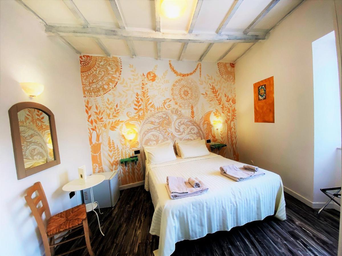Hotel San Francesco E Il Lupo 古比奥 外观 照片