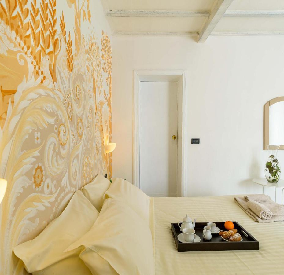 Hotel San Francesco E Il Lupo 古比奥 外观 照片