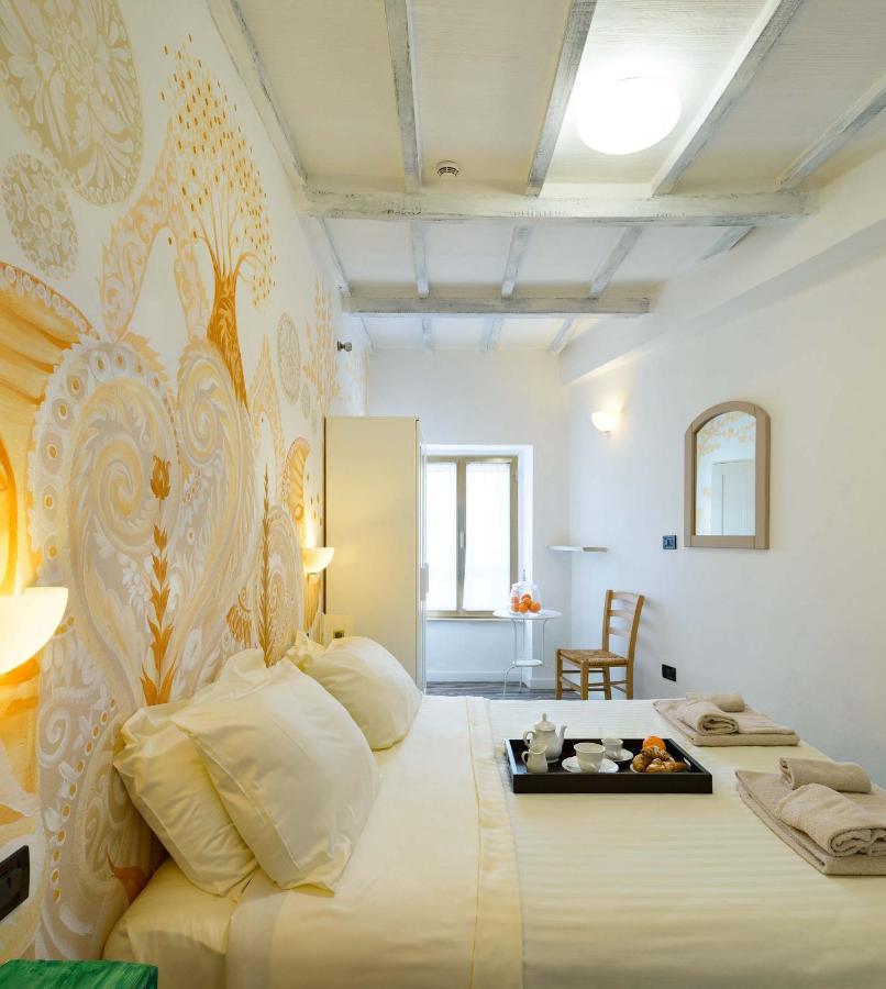 Hotel San Francesco E Il Lupo 古比奥 外观 照片