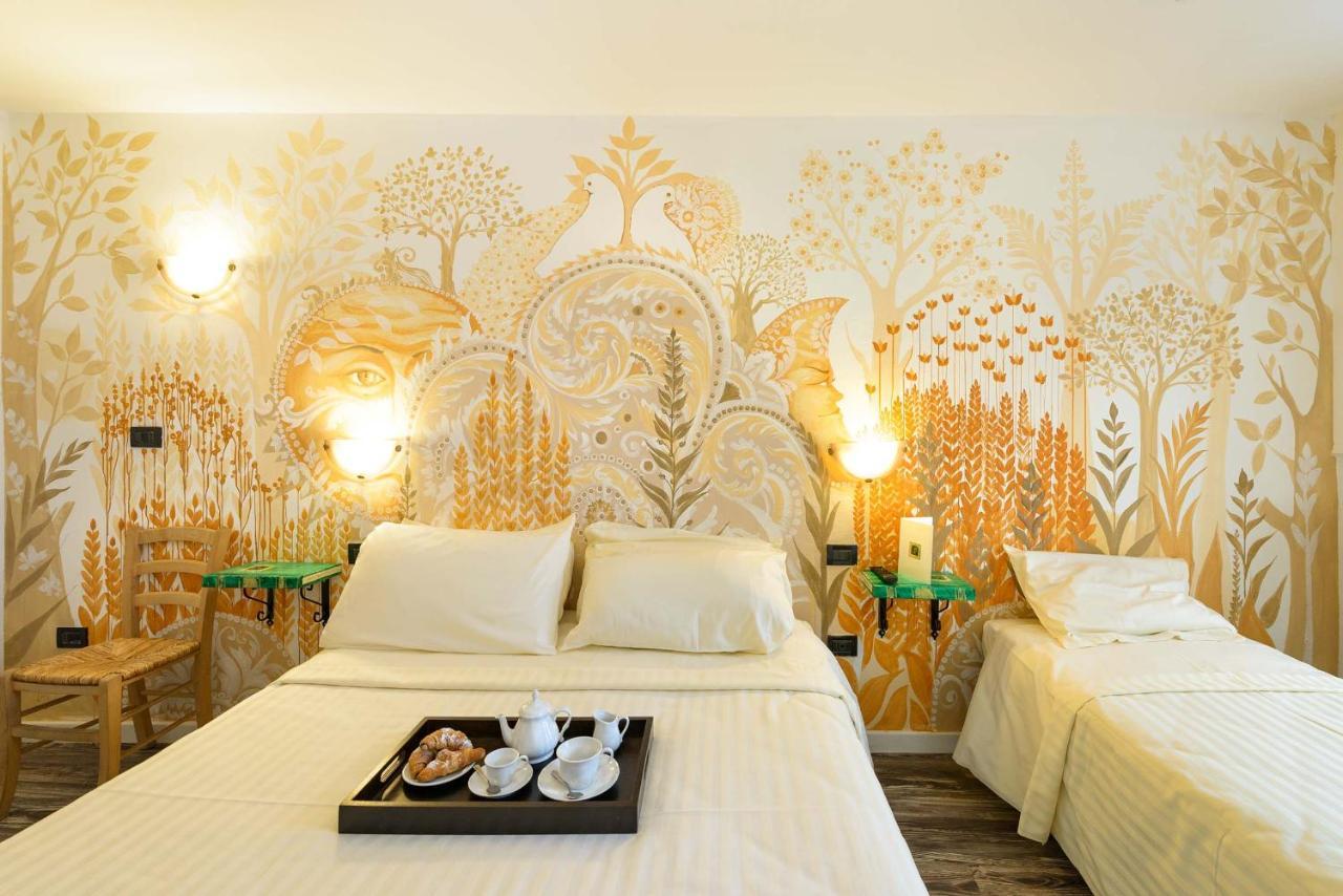 Hotel San Francesco E Il Lupo 古比奥 外观 照片