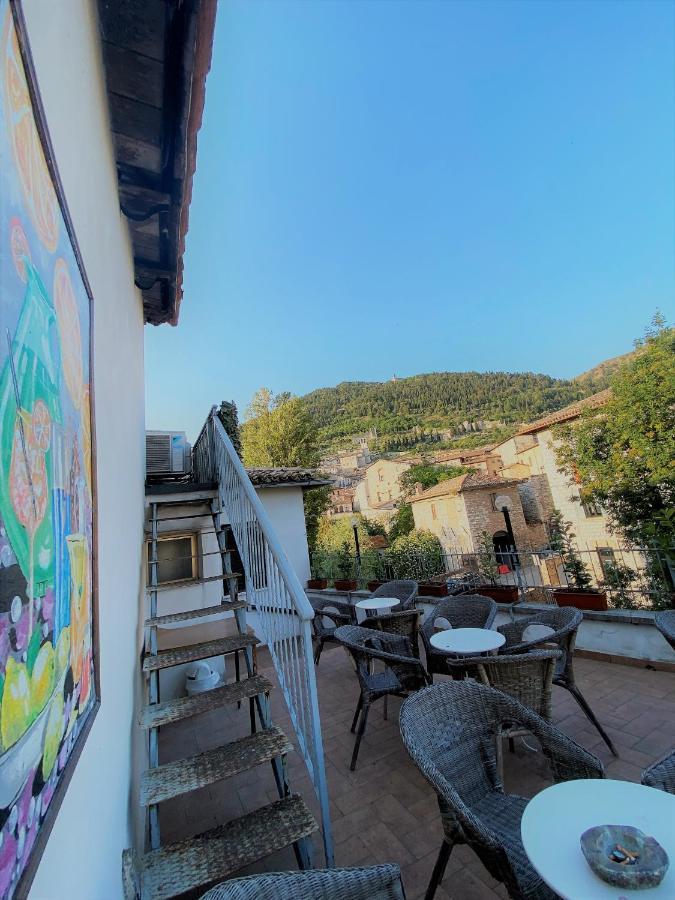 Hotel San Francesco E Il Lupo 古比奥 外观 照片