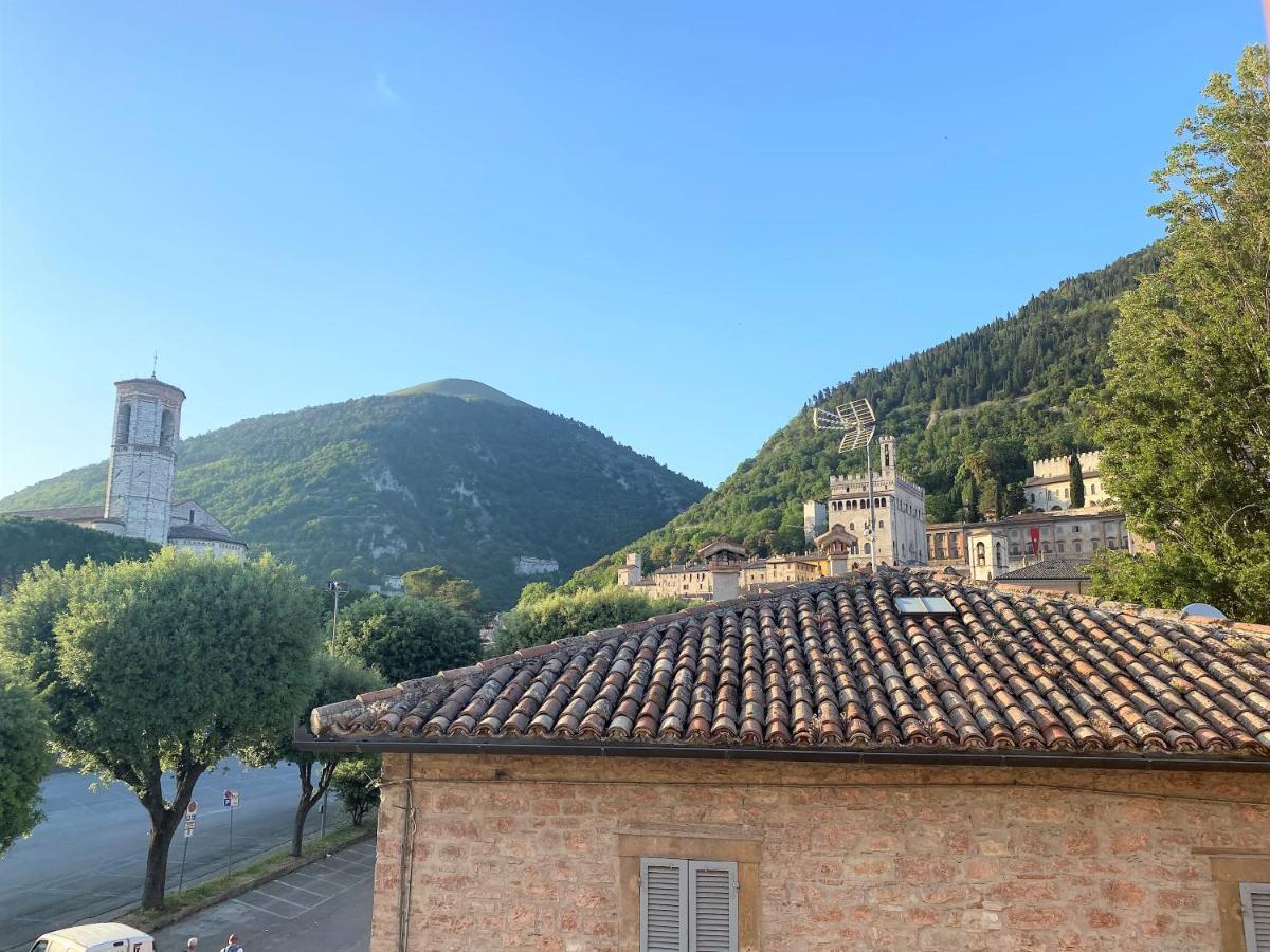 Hotel San Francesco E Il Lupo 古比奥 外观 照片