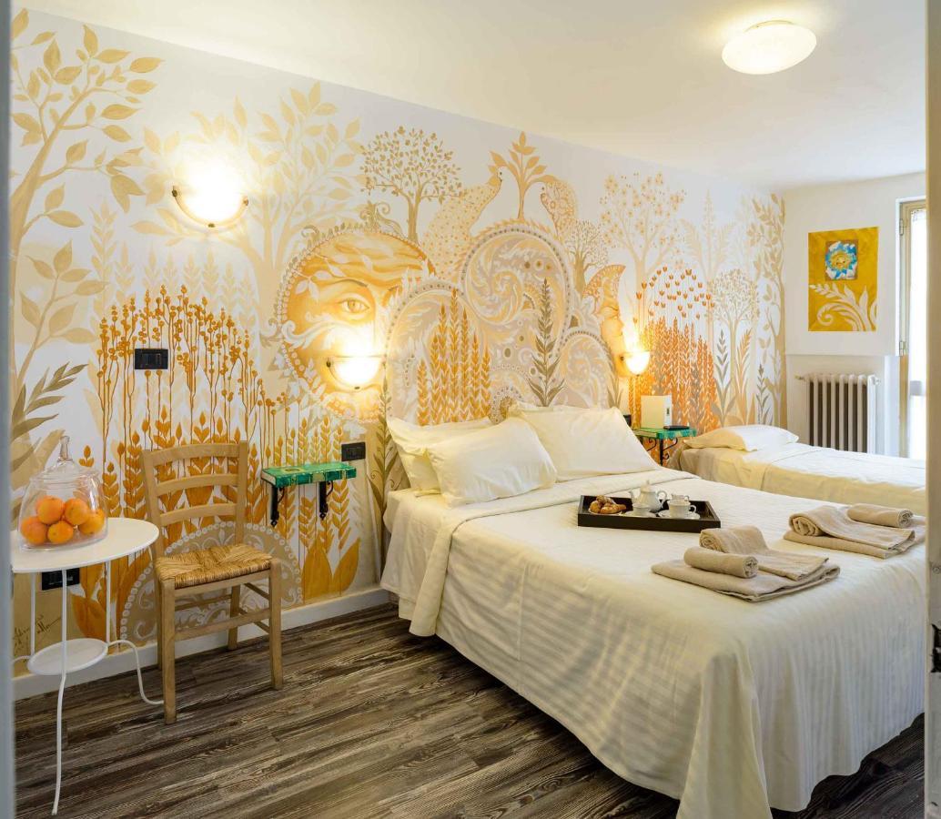 Hotel San Francesco E Il Lupo 古比奥 外观 照片