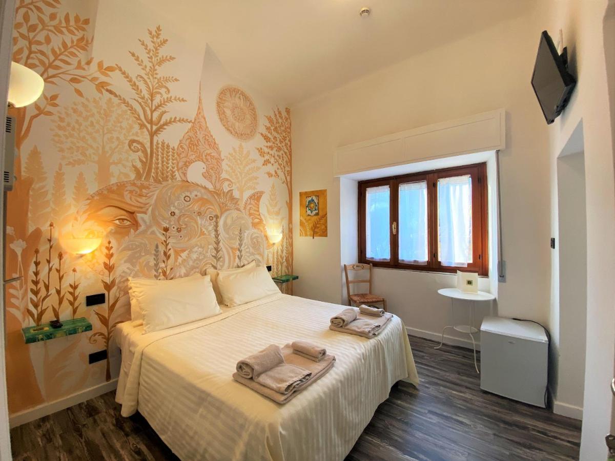Hotel San Francesco E Il Lupo 古比奥 外观 照片