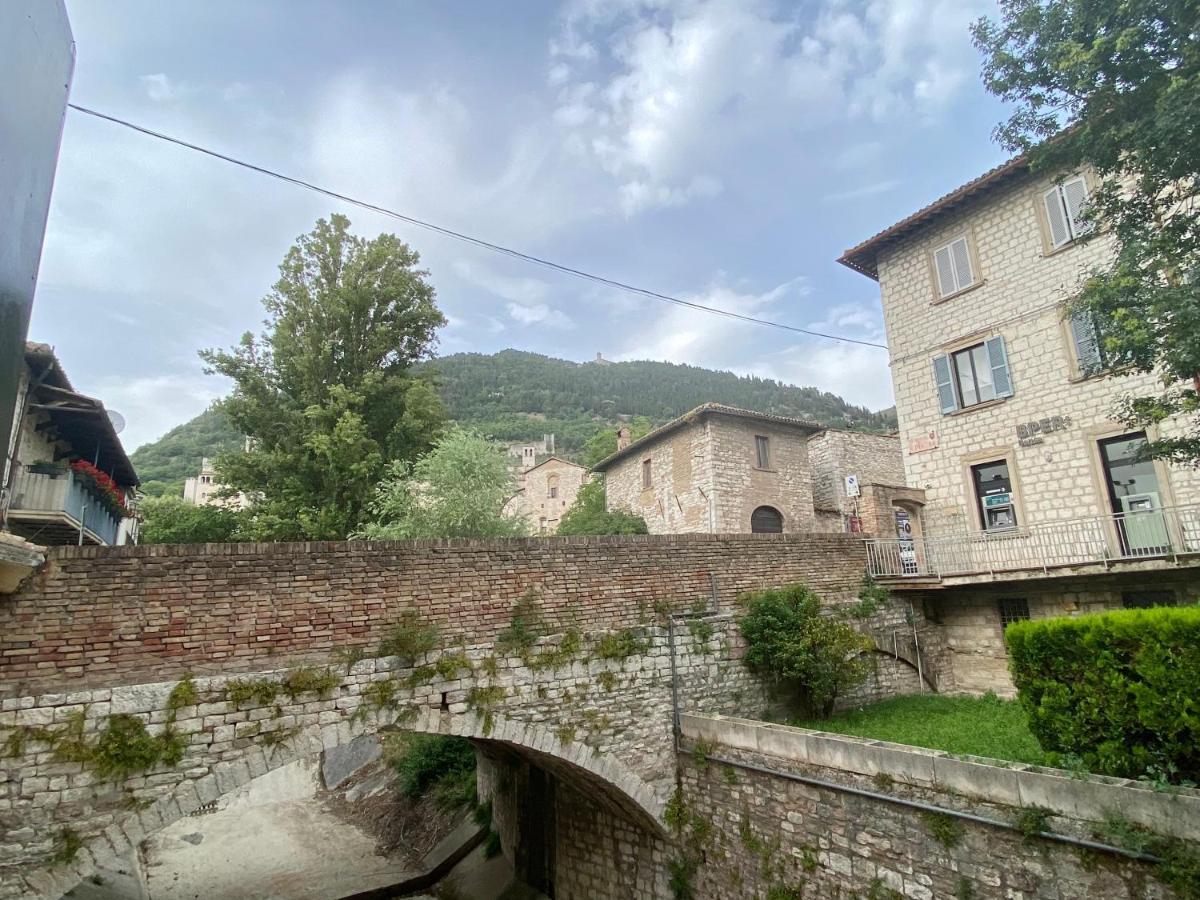 Hotel San Francesco E Il Lupo 古比奥 外观 照片